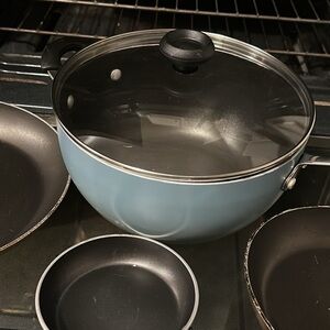 Blue Non-Stick Cookware Set with Lid